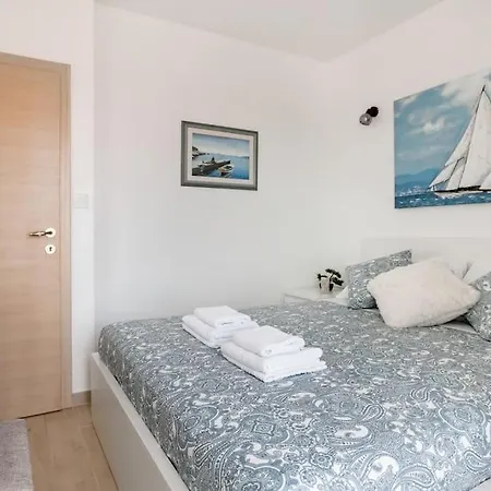 Sunny New Hideaway Near The On The Island Of Hvar