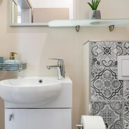 Daire Sunny New Hideaway Near The On The Island Of Hvar