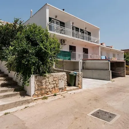 Sunny New Hideaway Near The On The Island Of Hvar Daire