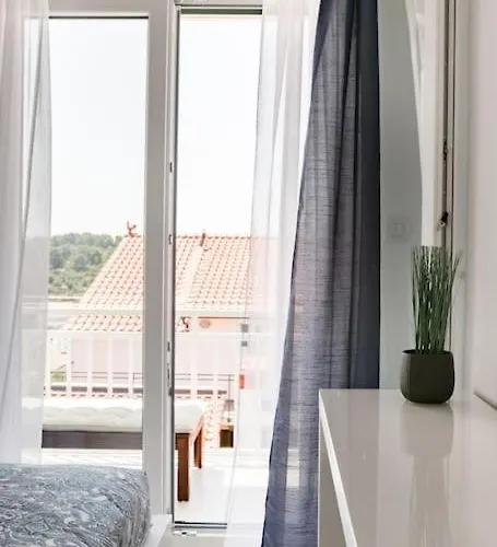 Sunny New Hideaway Near The On The Island Of Hvar Διαμέρισμα *